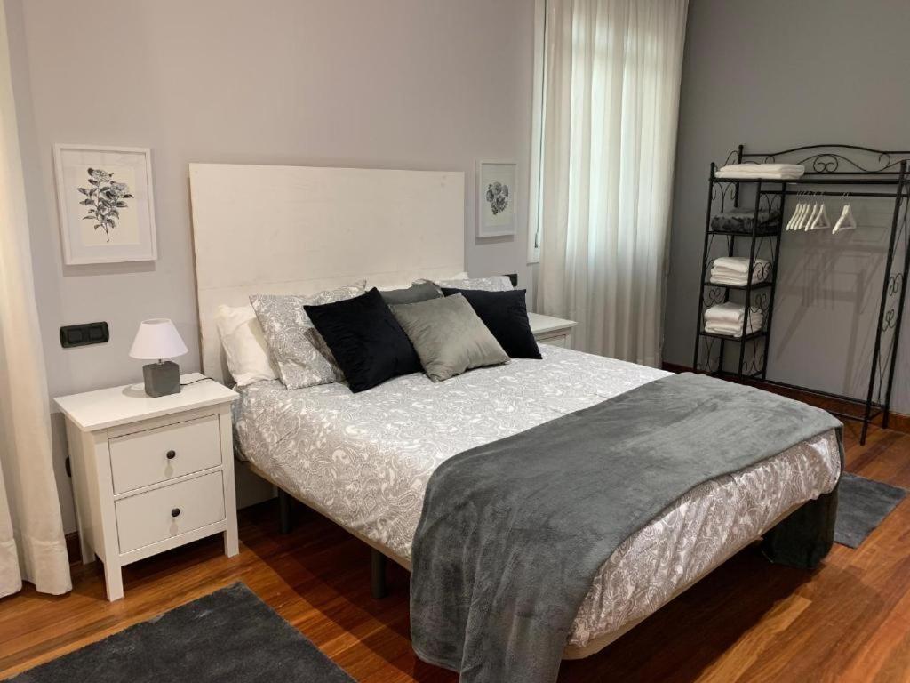 En Pleno Centro De Bilbao Y Muy Cerca Del Guggenheim Apartment Bagian luar foto